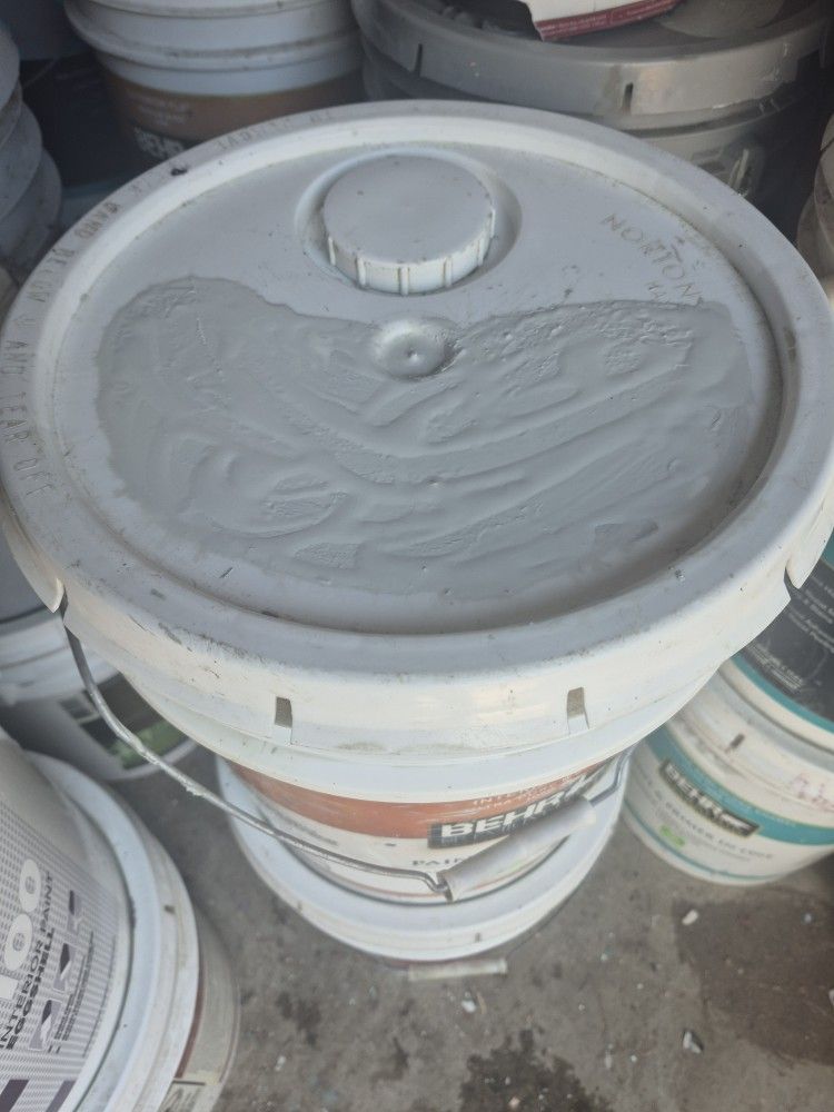 Pinturas Nuevas Marca Behr En Fontana $95 Cada Una 