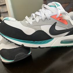 Nike Shoes ! 