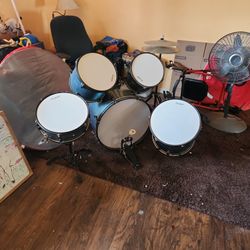 As Is Sawtooth Drum Set, Willing To Haggle For a Lower Cost ! Let's Chat