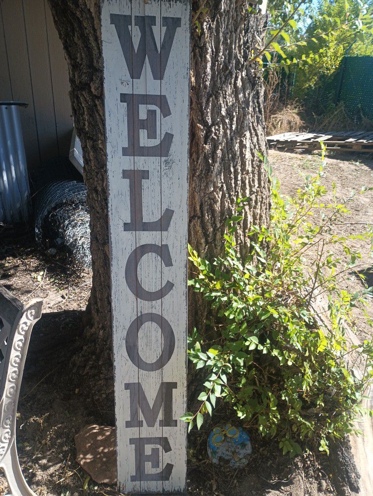 Welcome Sign Decor