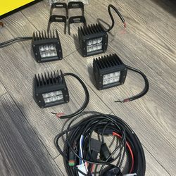 BRAND NEW FOG LIGHTS