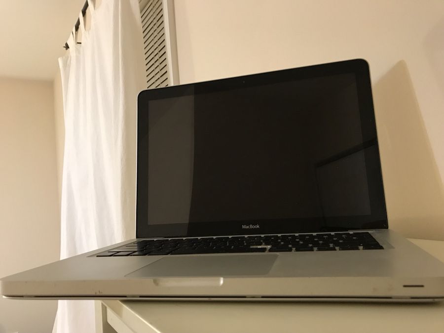 MacBook “13 2008 for parts sold as is