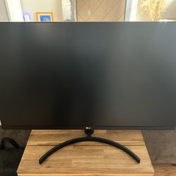 LG 32" QHD 1440P IPS HDR10 Monitor with FreeSync