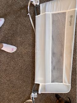 Bed divider for baby