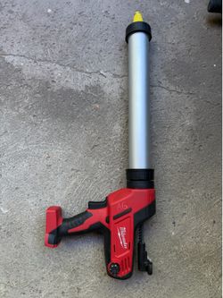Milwaukee M18 coulking gun