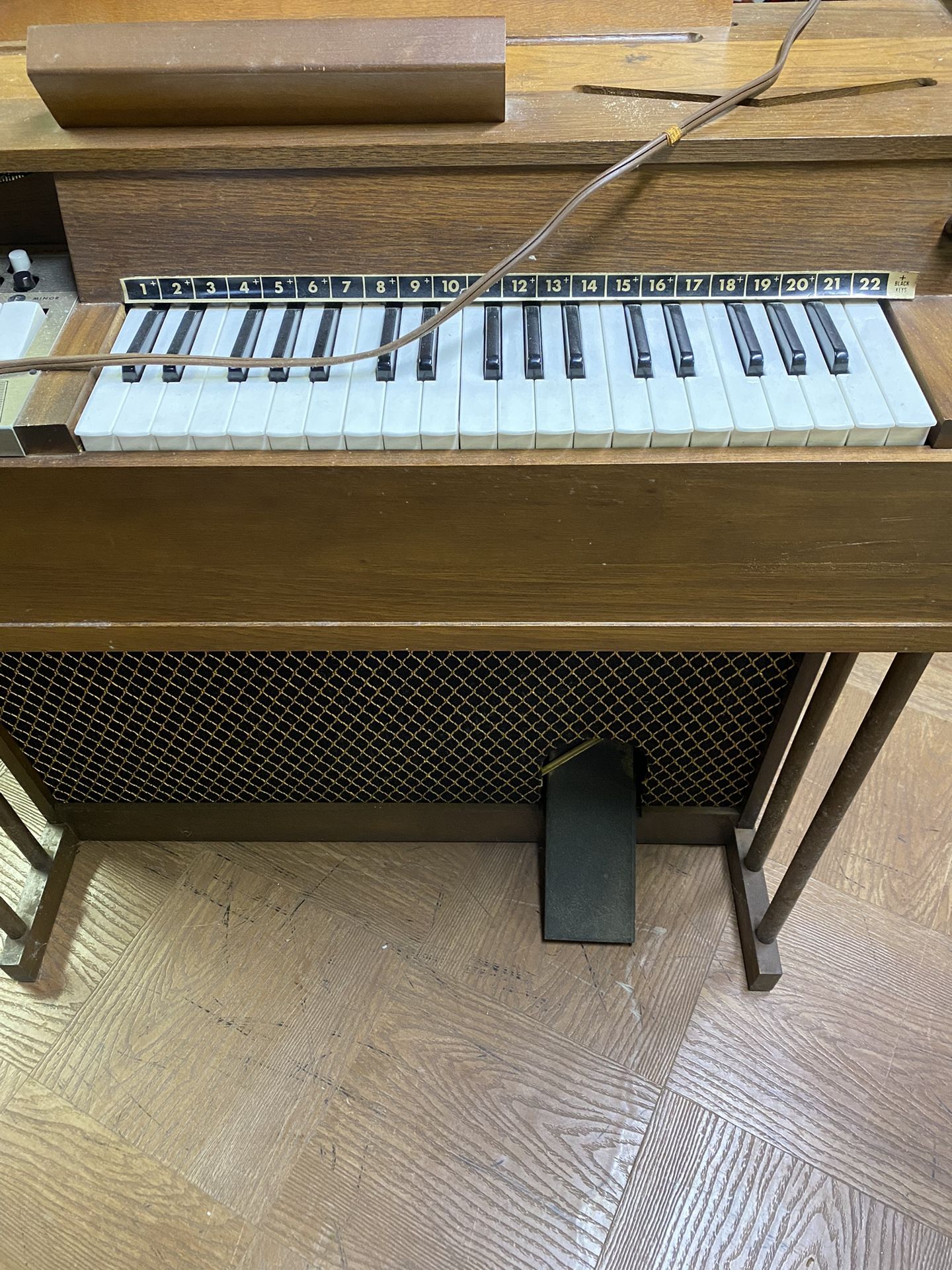 Electric Chord Organ