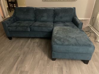 Couch/ Full size pull out mattress