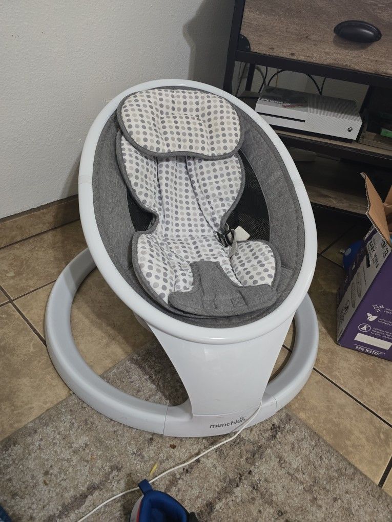 Munchkin Swing With Bt