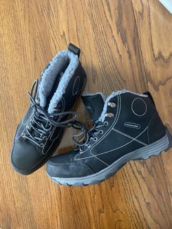 Men’s size 10 fleece lined boots