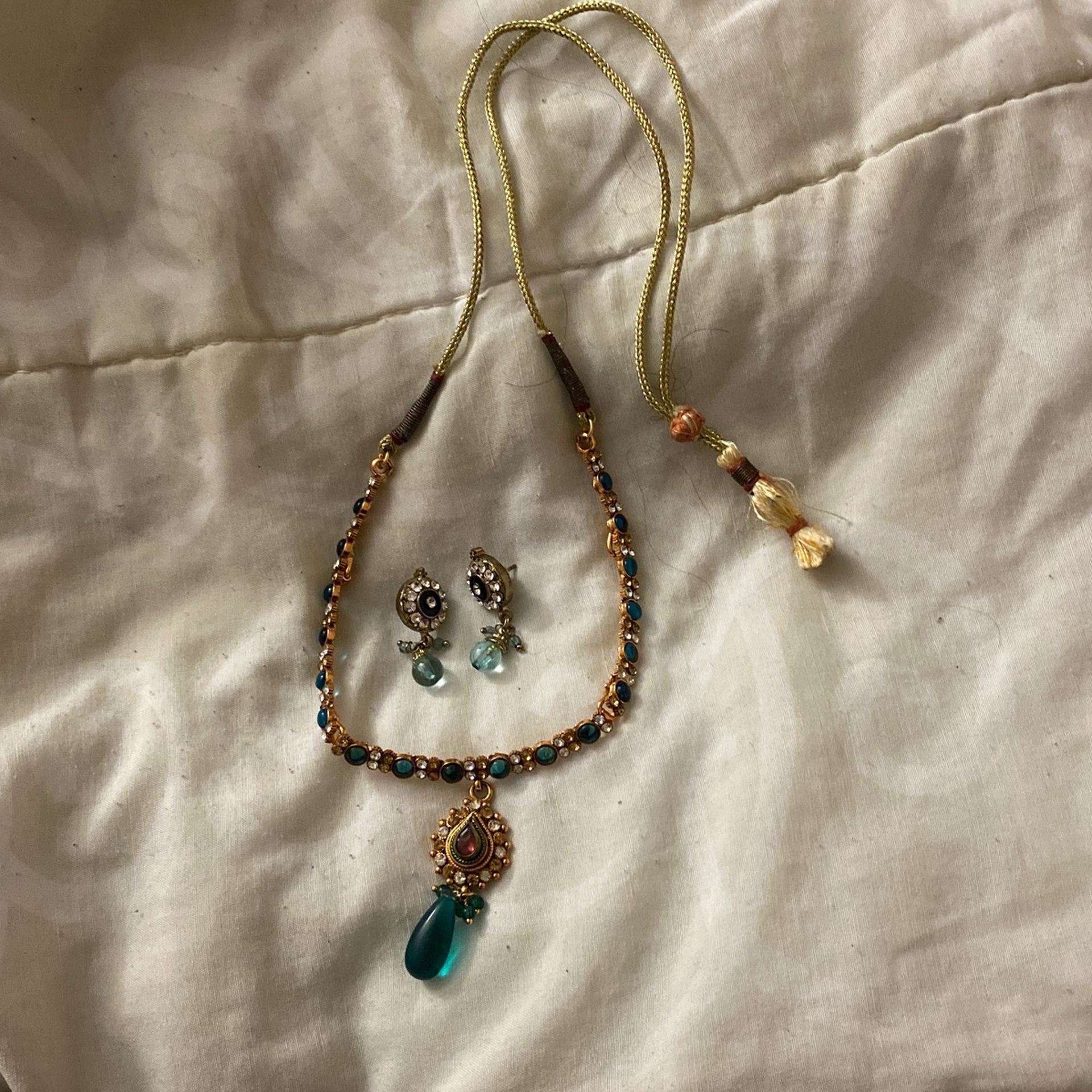 Neckles Green