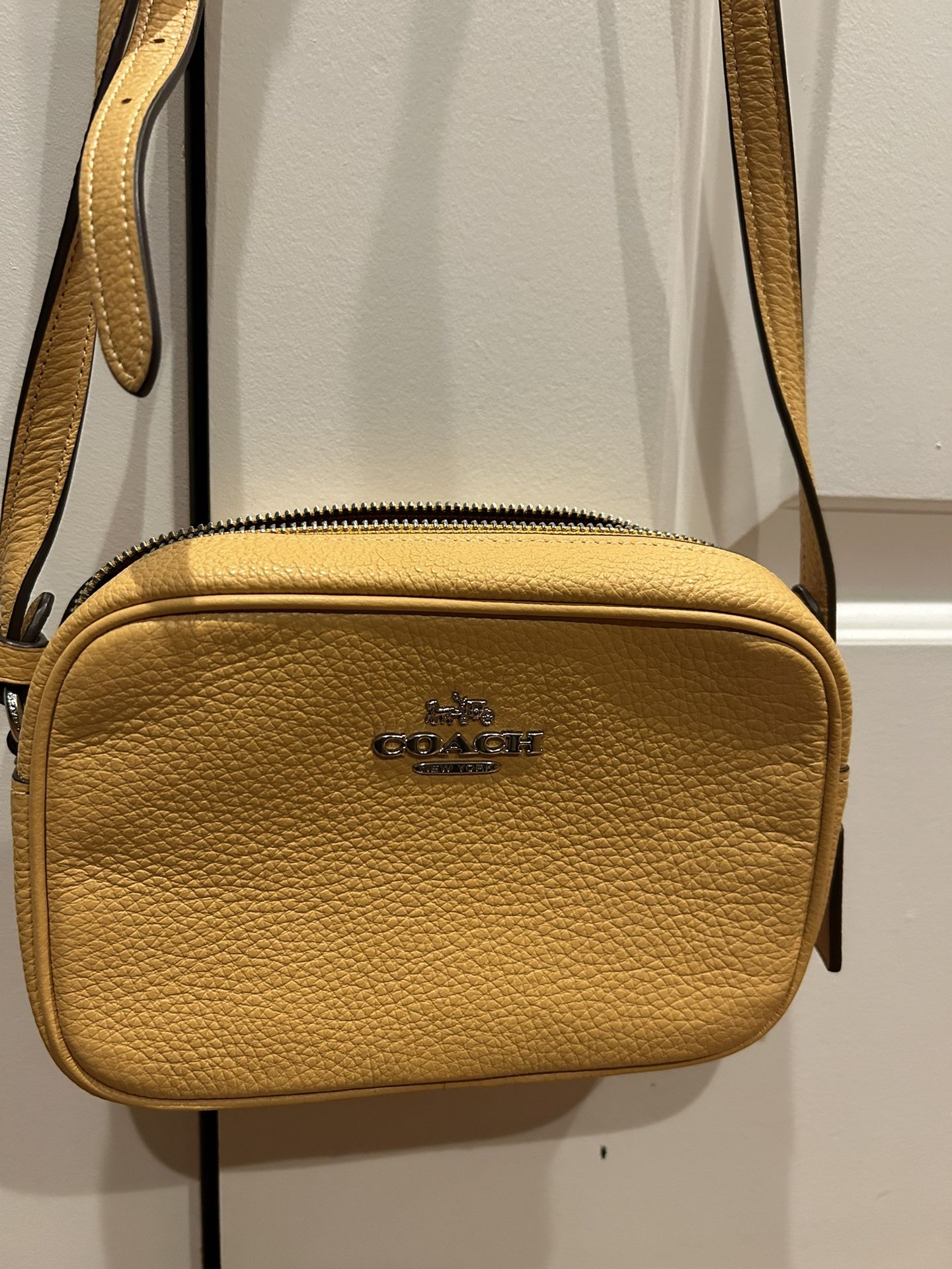 AUTHENTIC COACH CROSSBODY BAG