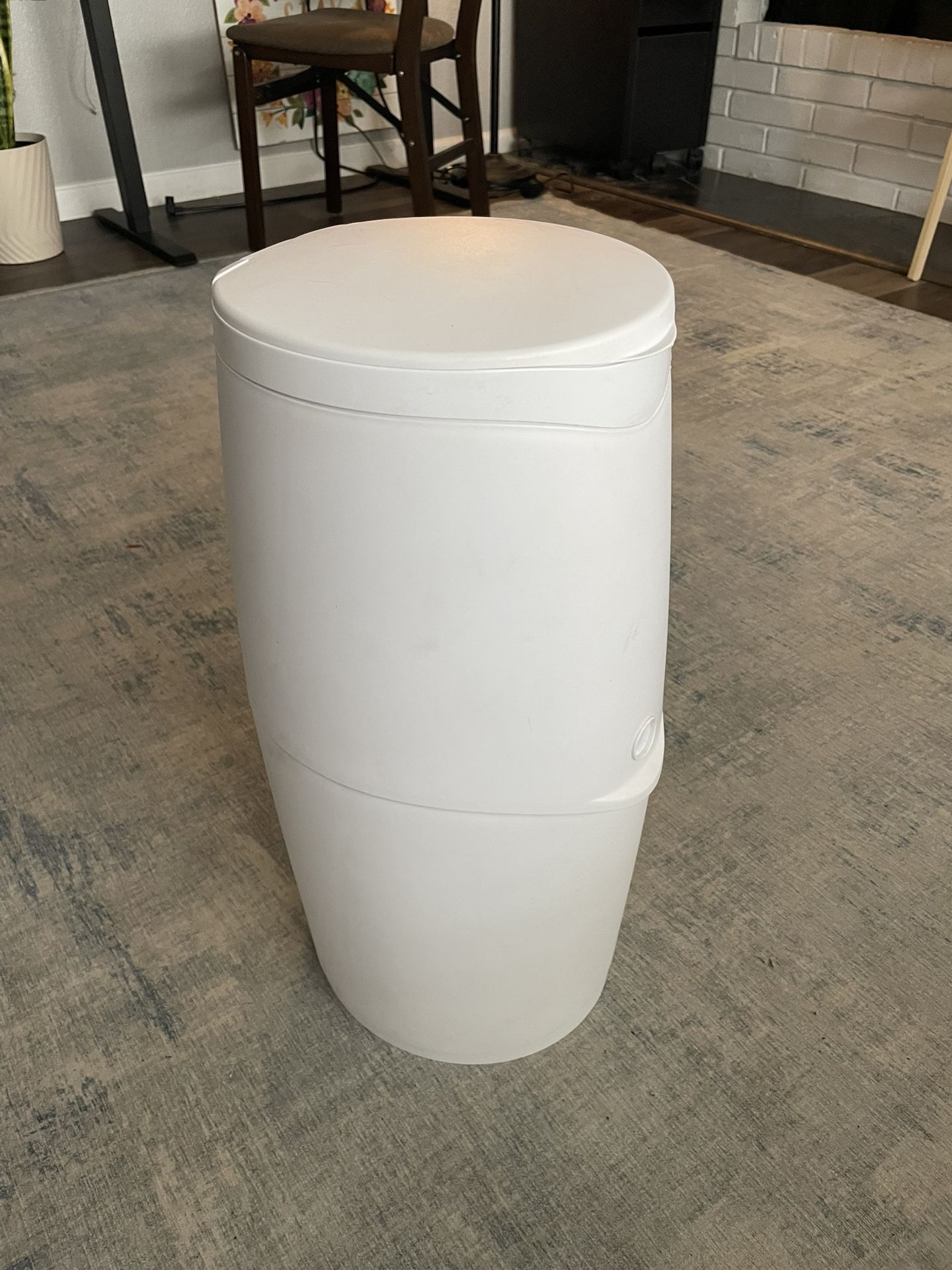 Diaper Genie – Diaper Pail