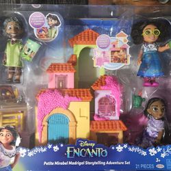Brand New (21) Piece Play Toy Set Disney Encanto Petite Mirabel Madrigal Storytelling Adventure