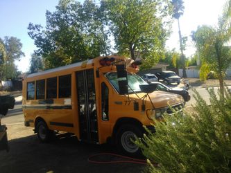 Ford escuela camión 16 pasaJeros