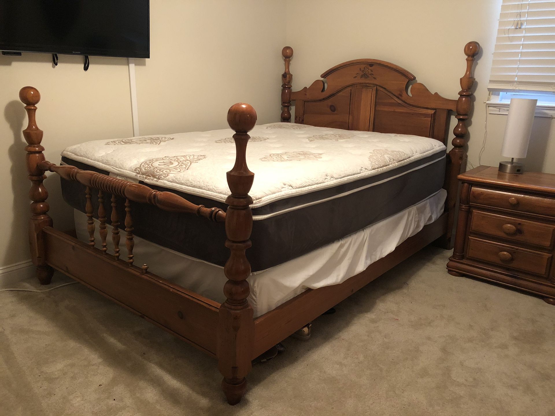 Solid Oak Queen Bedroom Set