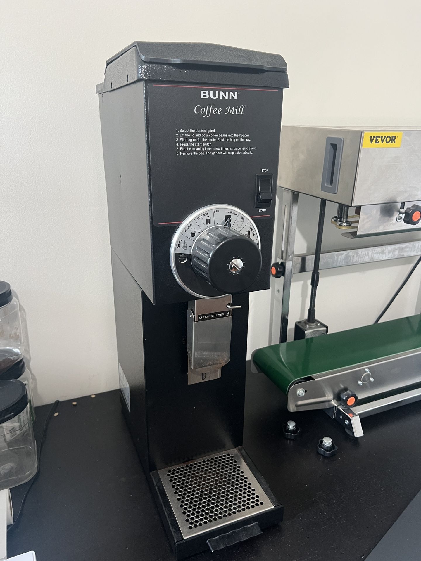 Bunn Coffee Mill Commercial Burr Grinder G3 Black 22100-0000 120V CLEAN