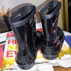 UGGs Rain boots For Toddlers Unisex Size 6 Black 