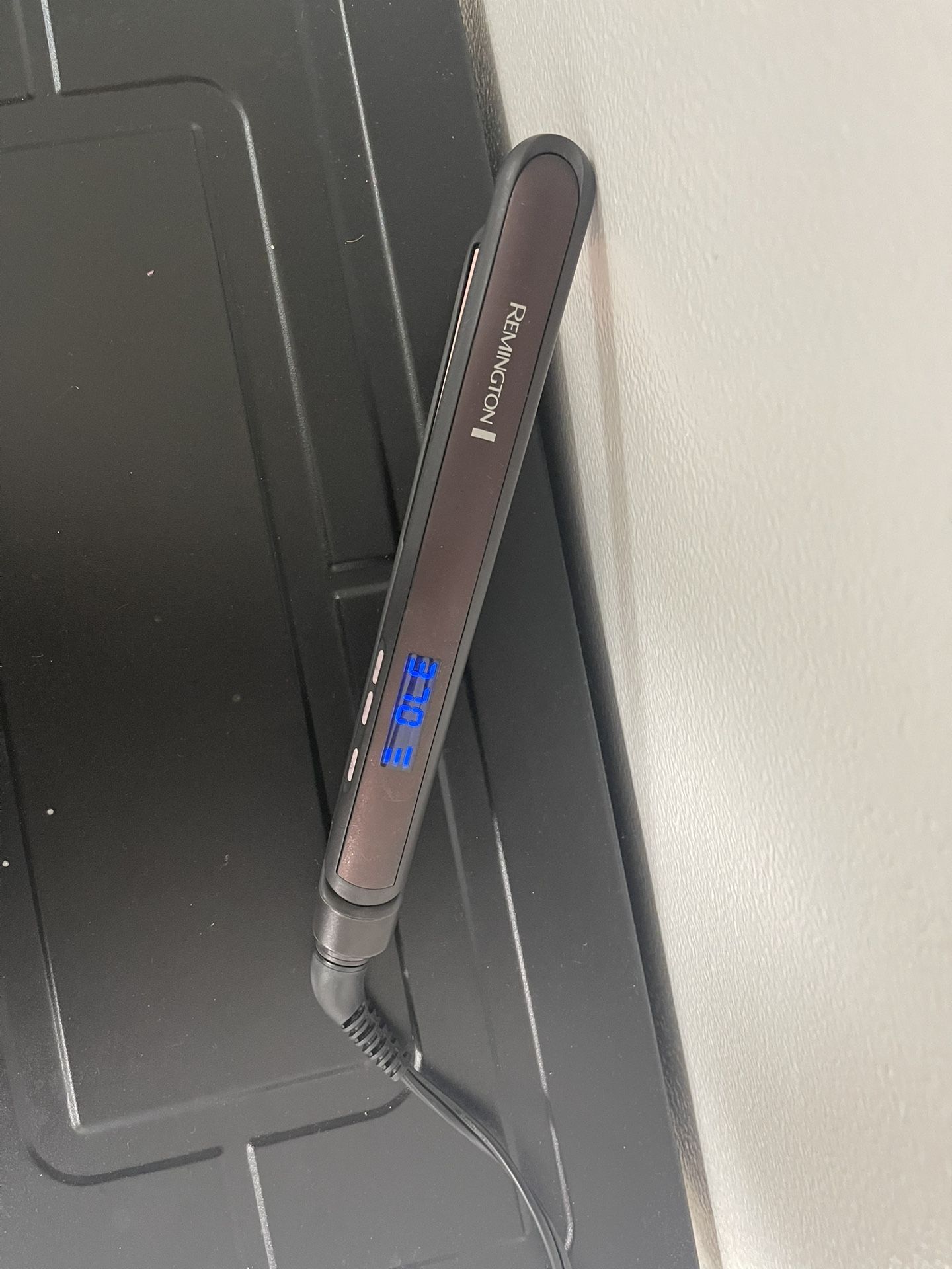 Remington Digital Hair Straightener – 450°F Ceramic Plates