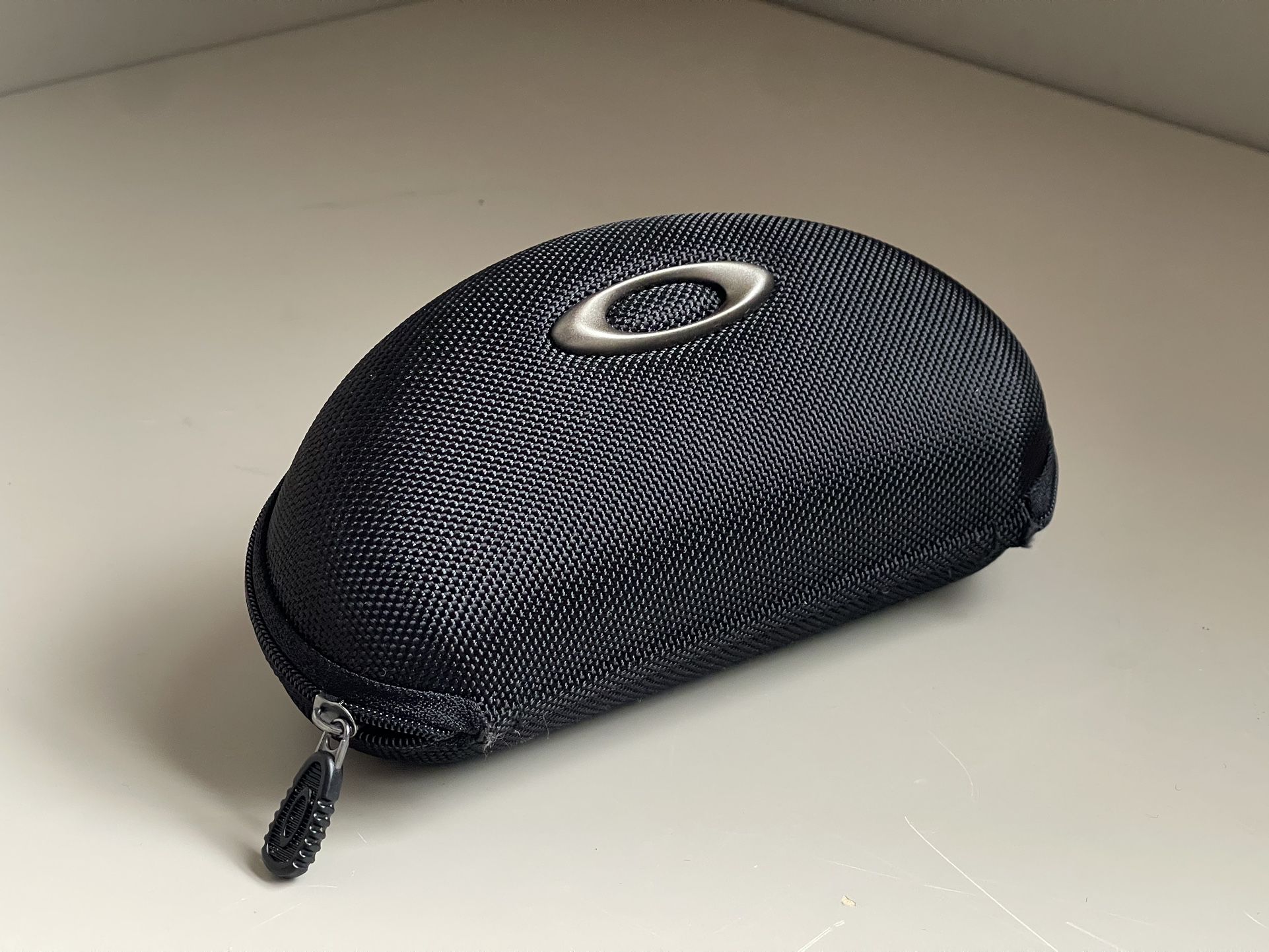 Oakley Soft Vault Sunglass Case, Black, One Size