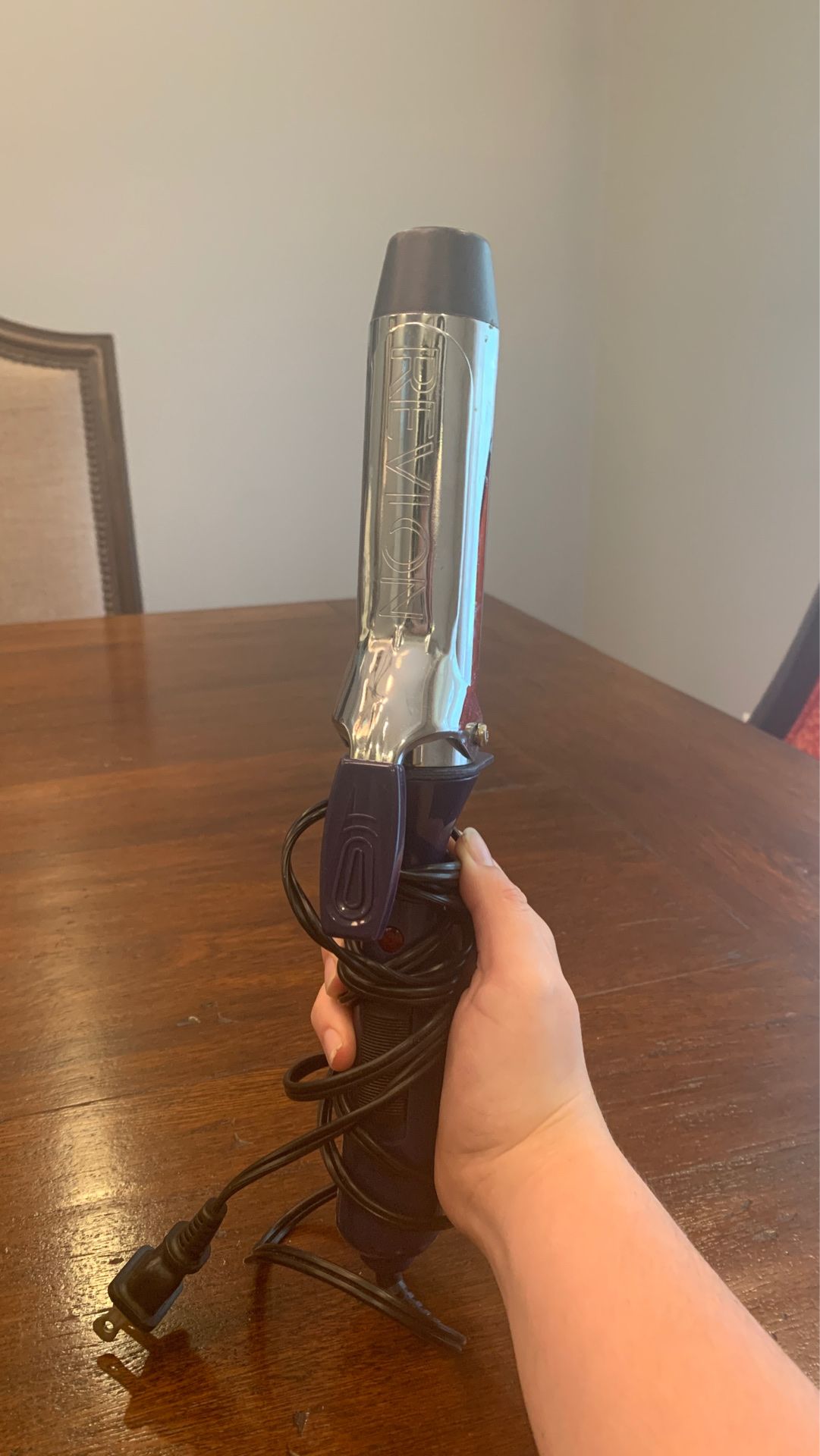 REVLON curling iron jumbo curls 1.5”