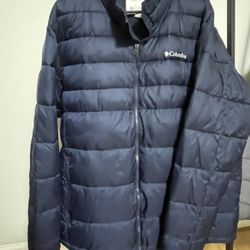 Mens Columbia Puffer Jacket XXL Navy. Gently used. Located in East Orange.