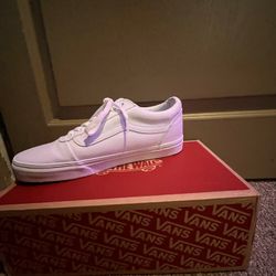 10.5 All White (men’s ) Vans 