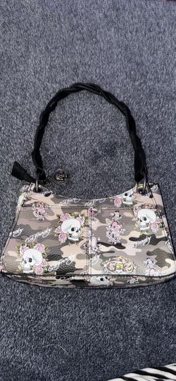 Ed hardy hand bag