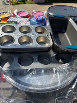 Baking pans Assorted