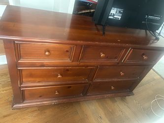 2 dressers