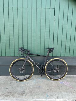 Specialized Tarmac SL7 w/ Roval wheels