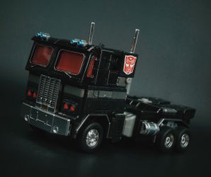 Transformers Masterpiece MP-1B Optimus Prime Convoy Black Ver. Takara