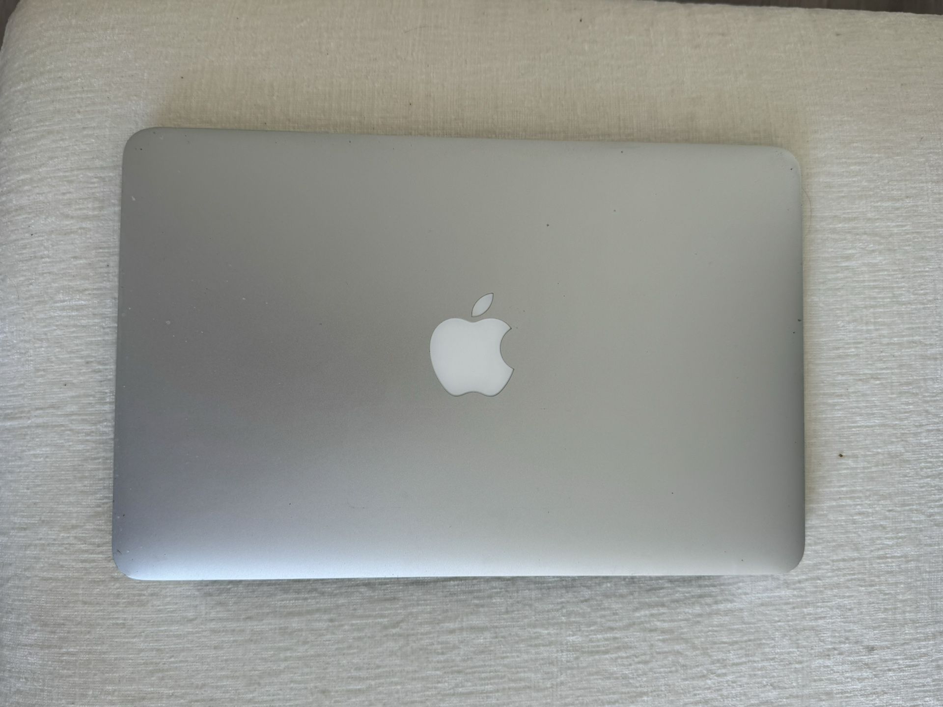macbook air 11 inch 