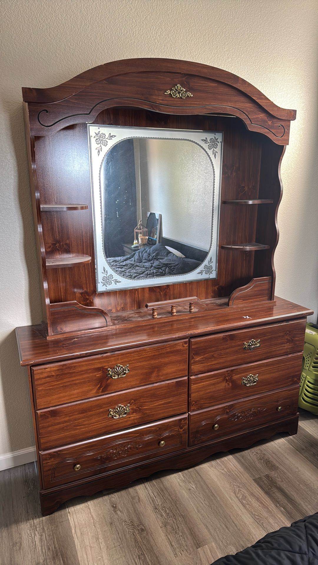 Dresser w/ Mirror FOR SALE - 2 Piece - $80 obo