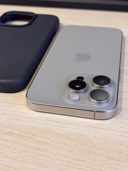 iPhone 16 Pro 256GB Unlocked Natural Titanium perfect with AppleCare