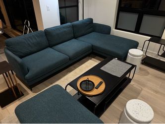Castlery Couch in Blue