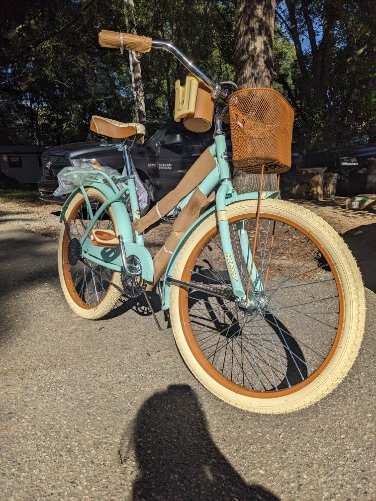 New 24" Ladies Cruiser Bike