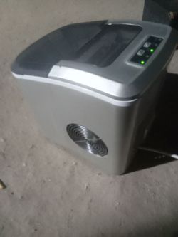 ICE MAKER