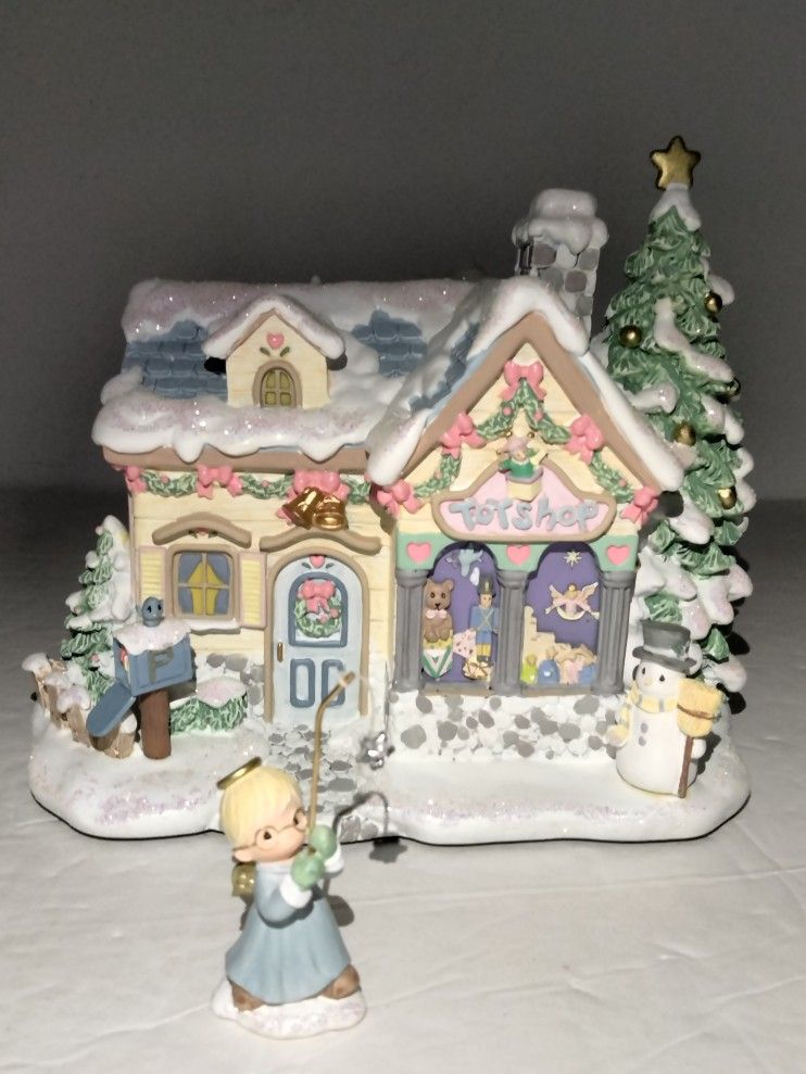 Precious Moments Hawthorne Village Tiny Treasures Light-Up Toy Shop w/ Figurine 