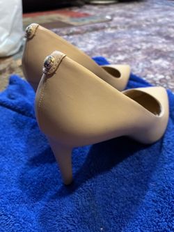 Micheal Kors Pointed Nude — Size 9.5