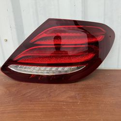 2017 - 2020 MERCEDES E CLASS TAIL LIGHT RIGHT SIDE SEDAN WAGON W213 A (contact info removed)
