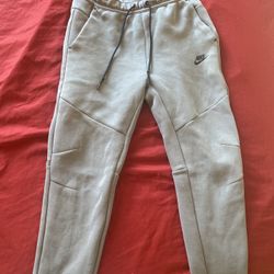 nike tech m