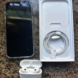 Unlocked Apple iPhone 15 Pro Max 256gb AirPods Bundle 