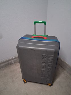 United Colors of Benetton Hard Shell Spinner Luggage