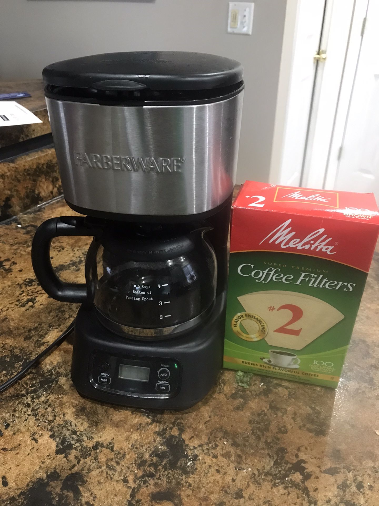 FARBERWARE..5 Cup coffee Maker for Sale in Federal Way, WA - OfferUp