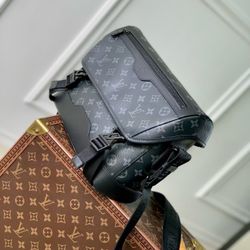 Brand new lv men's messenger bag