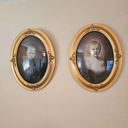 Pair of Antique Oval Wall Pictures in Gold Frames