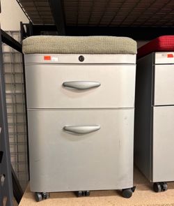 2 Drawer File Cabinet by Knoll