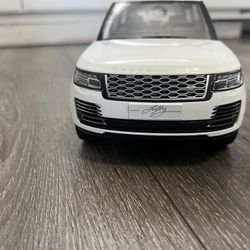 Diecast 1/18 Scale Range Rover  With Working Headlights And Taillights 