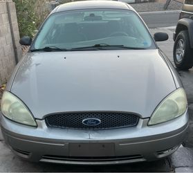 2004 Ford Taurus
