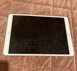 Ipad PRO 10.5 inch unlocked.